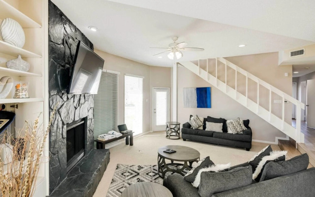 Pet-friendly Galveston Home w/ Wraparound Deck