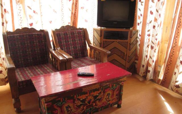 New Moon Guest House