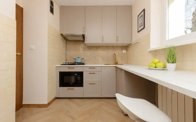 Saska Kępa Apartment by Renters