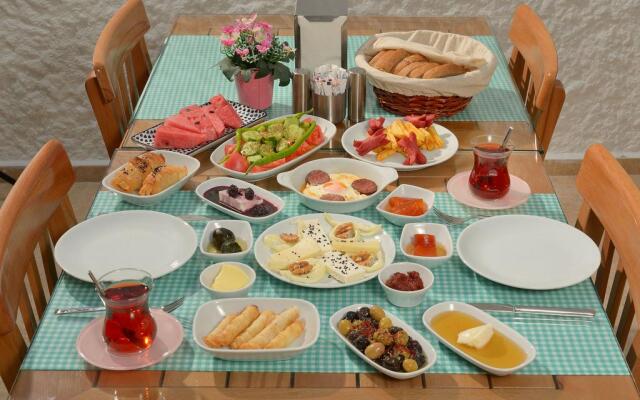 Brothers Cesme Hotel