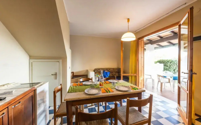 Charming Townhouse With Pool and Garden
