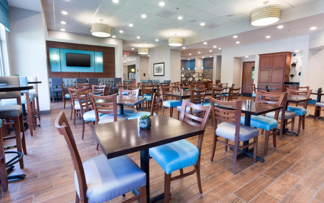 Drury Inn & Suites Grand Rapids