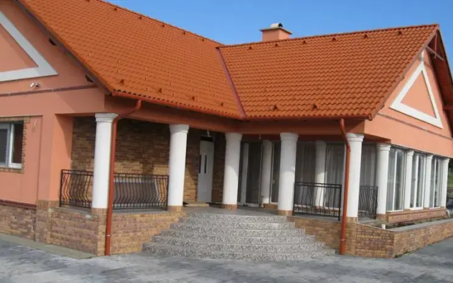 Villa Piros