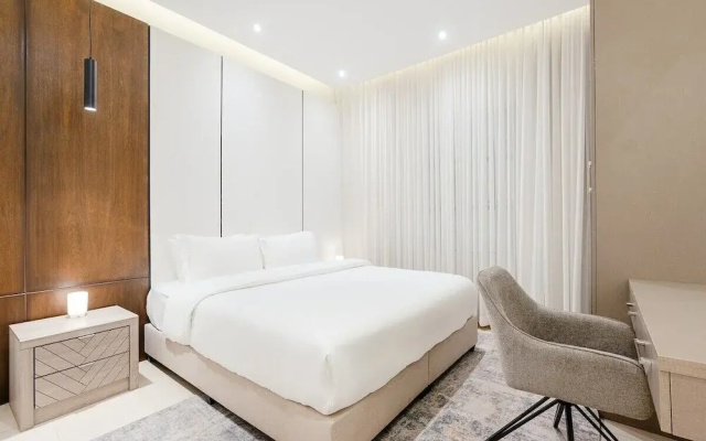 Three BR Spacious & Luxurious Flat in Hittin