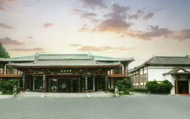 Tanfeng Hot Spring Resort