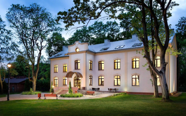 Modlin Palace