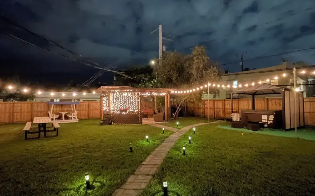4BR, 4BA House Beach, Entertainment, Nightlife
