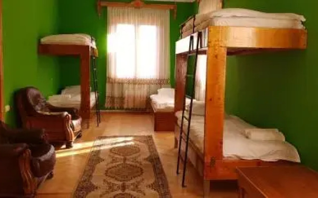 Green World Hostel