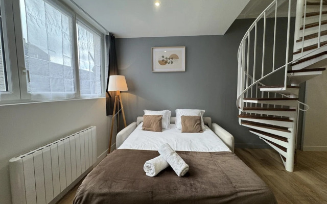 Duplex in Le Mans Near 24 Hours Circuit