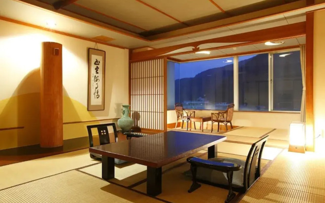 Tokiwaya