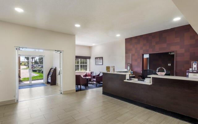 Red Roof Inn PLUS+ & Suites Savannah - I-95