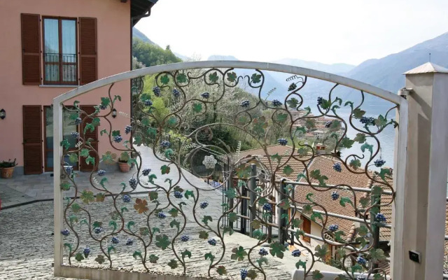 Apartments in Lezzeno Lake Como