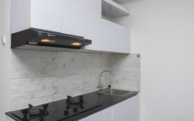 Comfort And Homey Studio At Amethyst Apartment