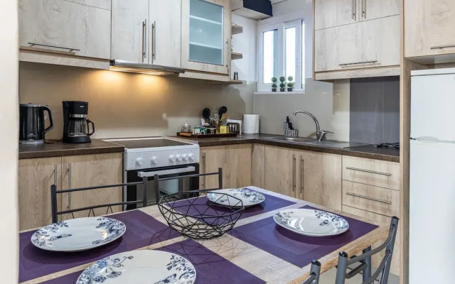 Comfy Central Square Gem with Terrace