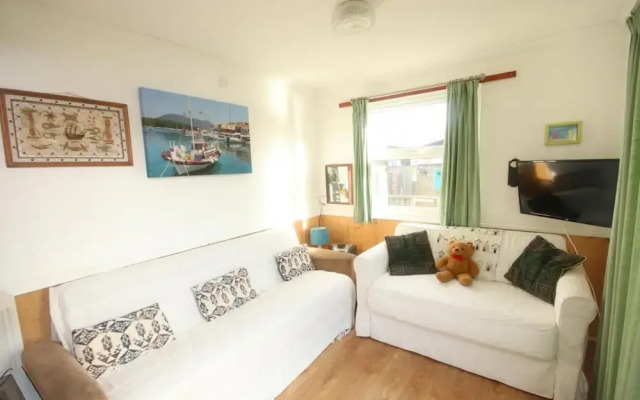 10A Medmerry Park 2 Bedroom Chalet