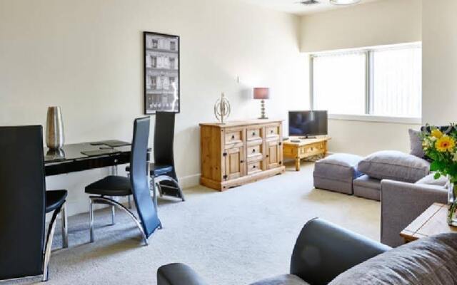 Charter House Serviced Apartments - Shortstay MK