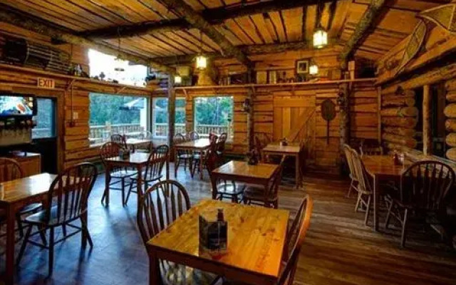 HI Banff Alpine Centre - Hostel