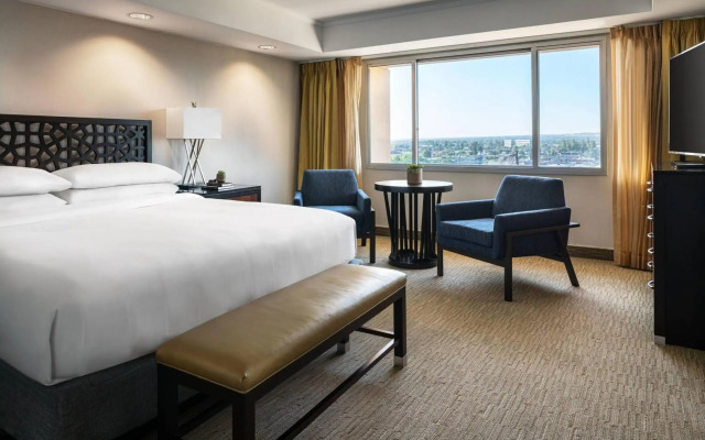 Bakersfield Marriott at the Convention Center