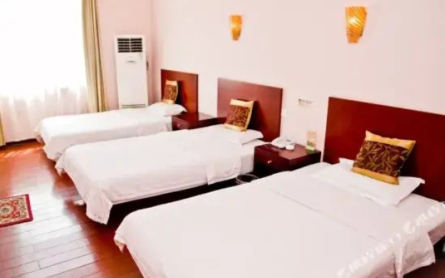 Baiyun Hotel (Jining Railway Station)