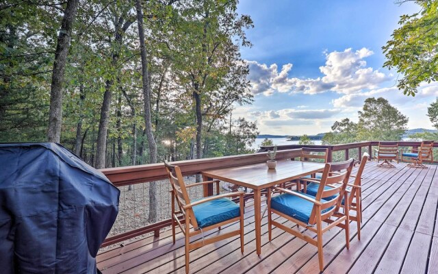 'foxtail' Cabin Retreat: Steps to Beaver Lake!