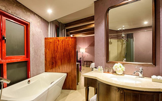 Mercure Danang French Village Bana Hills