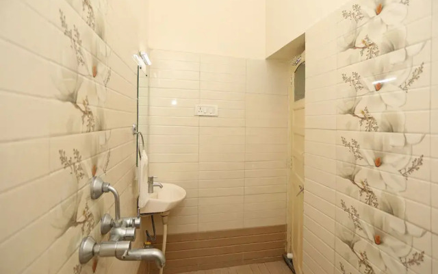 OYO 9776 Home Near Bohra Ganesh Temple