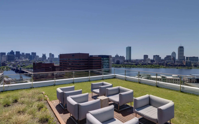 Global Luxury Suites at Kendall West