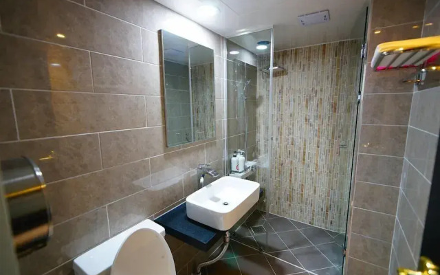 Hwangsil Tourist Hotel