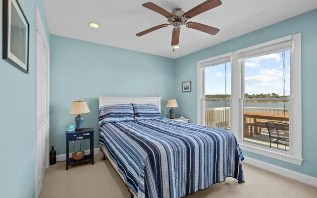 Downeast Retreat 4 Bedroom Home by RedAwning