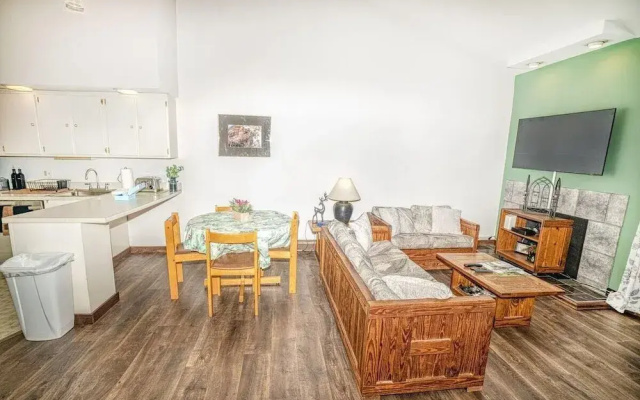 Gateway Condo A25