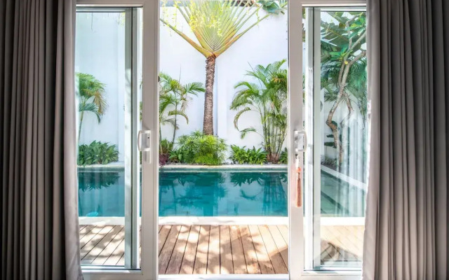 Splendid Private Villa, 2 BR, Canggu With Staff