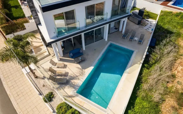 Seaside Luxury Villa