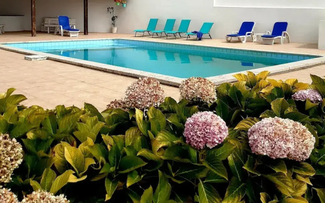 Impecable 4-bed Villa in Praia da Areia Branca