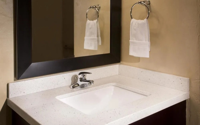 Red Lion Inn & Suites Federal Way