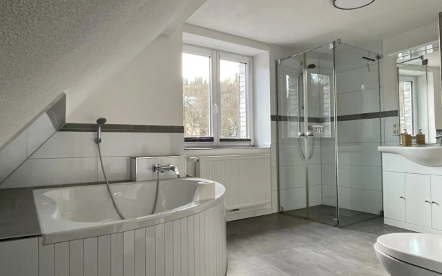 Kaffeevollautomat, Hängematte & Netflix, zentral