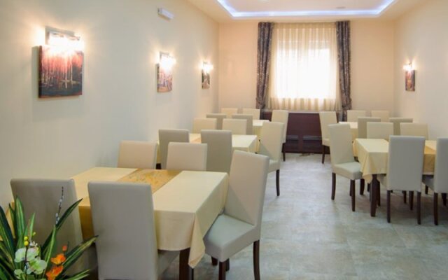 Garni Hotel Semlin B&B