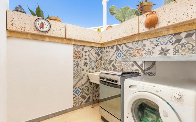 2062 La Cornola Dependance by Barbarhouse