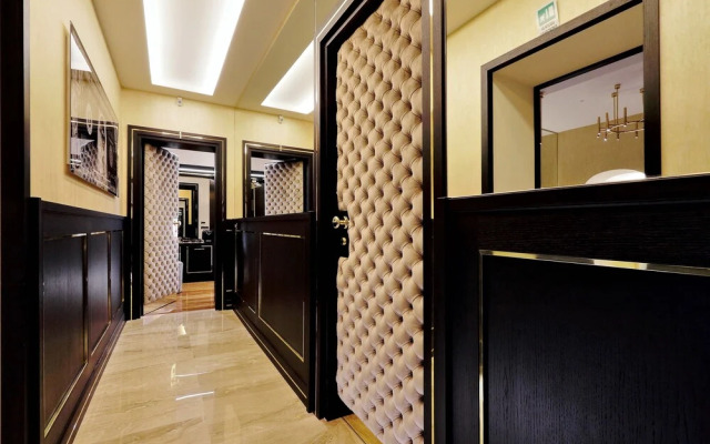 Trevi Diamond Luxury Suites & Jacuzzi