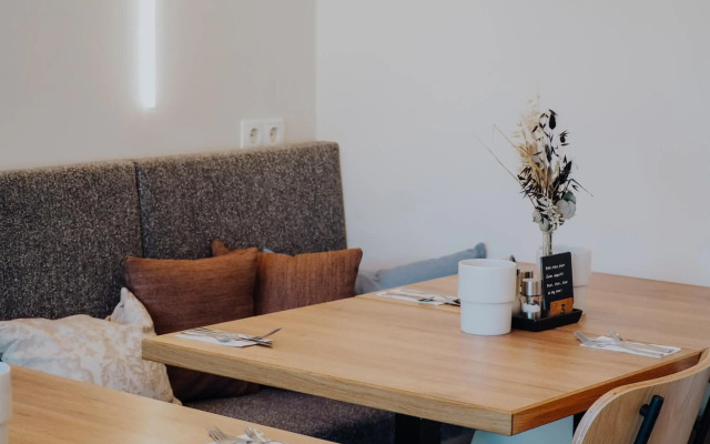 Levy's Rooms & Breakfast
