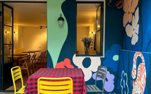 Black Tomato Hostel Kutaisi
