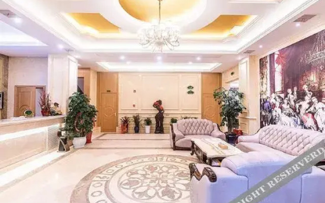 Vienna 3 Best Hotel (Yingshan Bus Station)