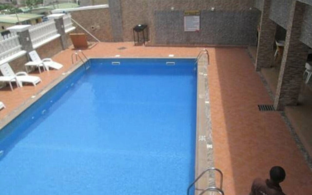 De Brass Suites Hotel