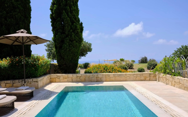 Aphrodite Hills Hotel