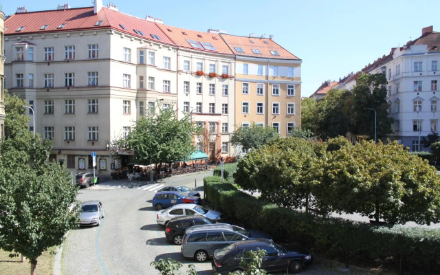 Cosy Apartment Under the Tower