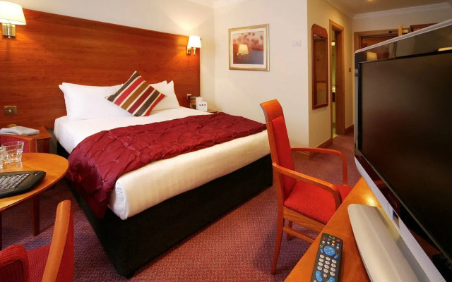 Mercure York Fairfield Manor Hotel