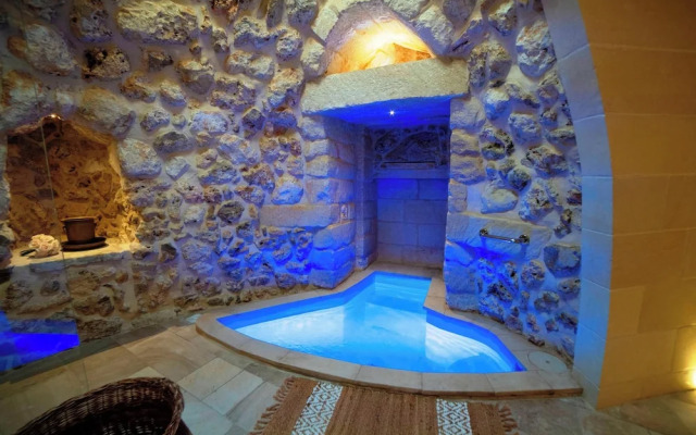 Trullo Meraviglia With Garden And Pool