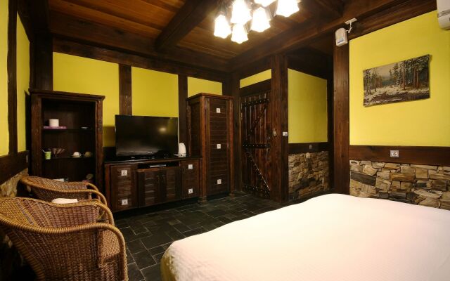 Provence Rose Lodge in Ching Jing