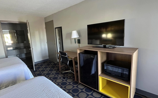 Days Inn by Wyndham Byron