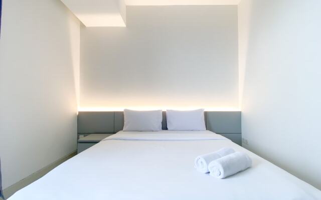 Cozy Living And Warm Studio Apartment At West Vista