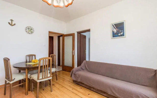 Beautiful Home in Prizna With 2 Bedrooms and Wifi